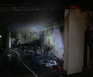Nocny pożar w Toruniu. Ogień w garażu i budynku gospodarczym