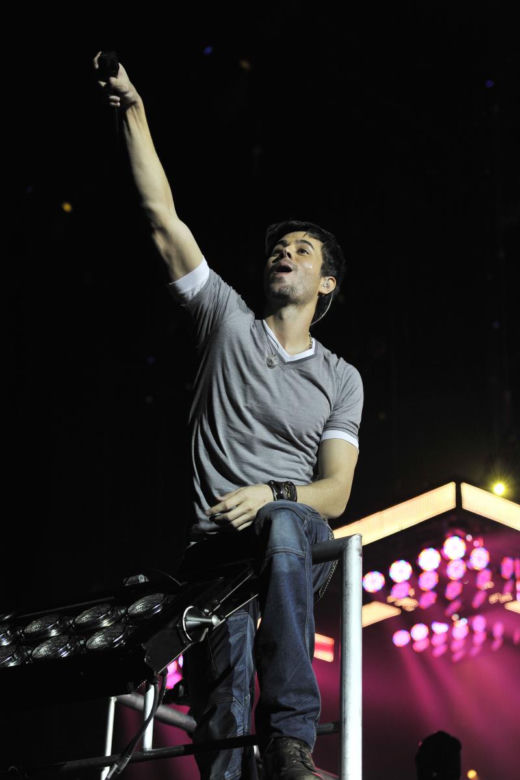 Enrique Iglesias kończy karierę! Zobacz jak się zmieniał!