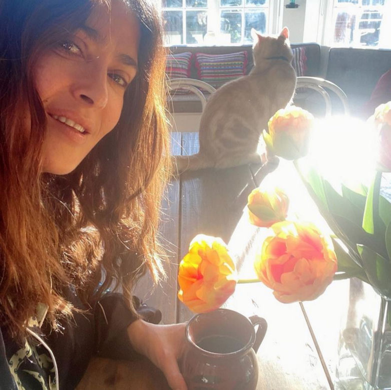 56-letnia Salma Hayek starzeje się wstecz? "Ciało i twarz 25-latki". Szok