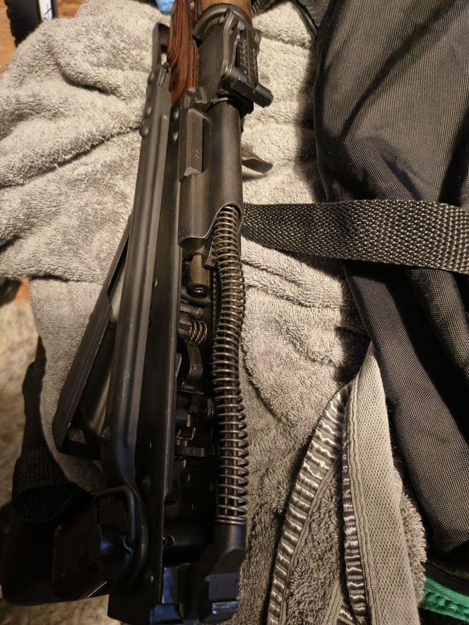 Arsenał i narkotyki w mieszkaniu 38-latka. Zobacz znalezisko policji