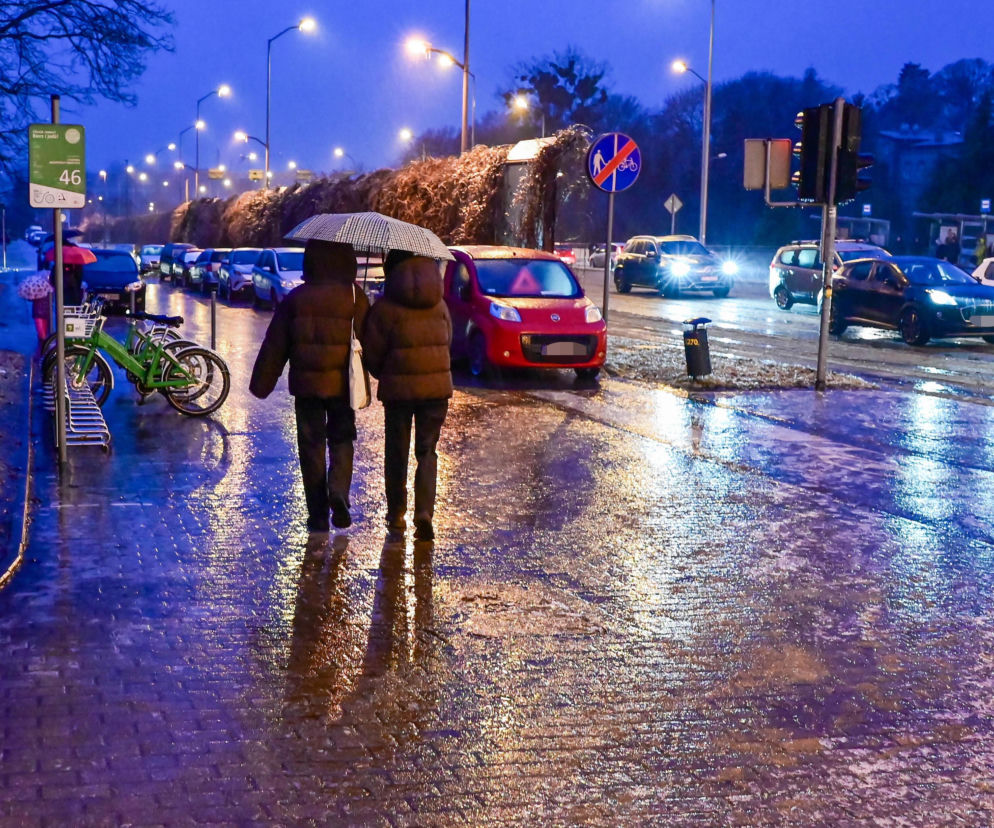 Gołoledź paraliżuje Polskę