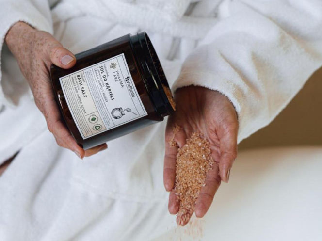 Podaruj swoim bliskim relaks – świąteczne inspiracje od Pharma Care