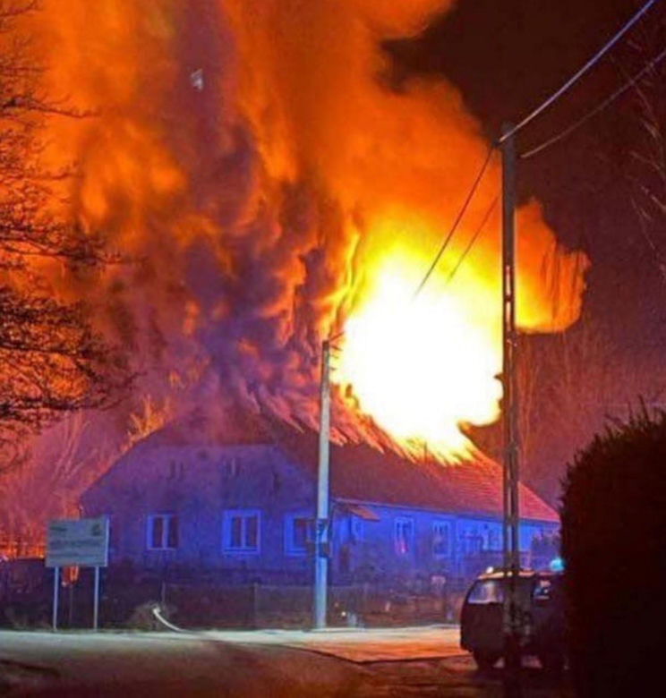 Tragiczny pożar budynku wielorodzinnego. Nie żyje jedna osoba, dwie są poparzone
