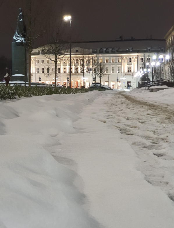Gołoledź paraliżuje Polskę