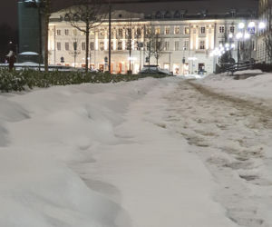 Gołoledź paraliżuje Polskę