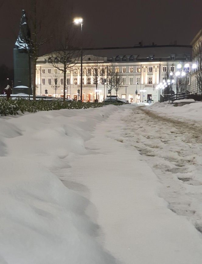 Gołoledź paraliżuje Polskę