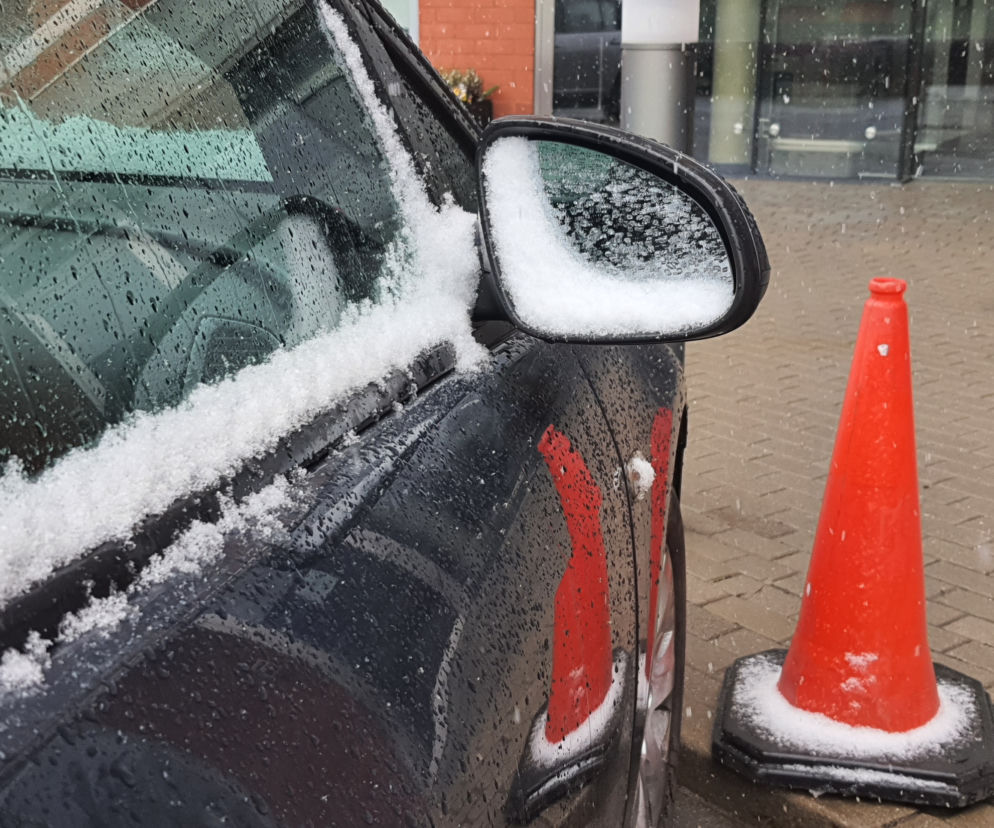 Śnieżyca nad Warszawą. Kiedy przestanie padać?