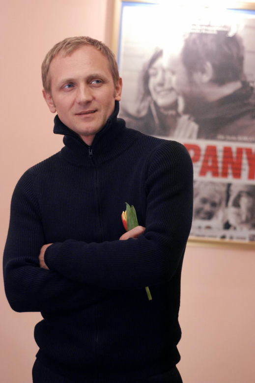 Tak na początku kariery wyglądał Andrzej Chyra. Dziś trudno go rozpoznać na starych zdjęciach