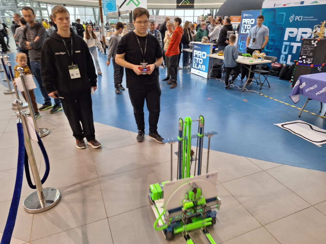 Roboty w natarciu. W Jasionce odbyła się kolejna edycja XChallenge