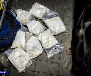Laweta pełna amfetaminy, a w domu broń i marihuana