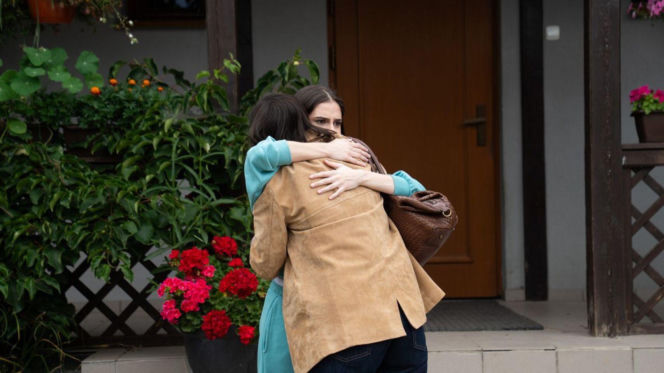 M jak miłość odc. 1895. Basia (Karina Woźniak), Agnes (Amanda Mincewicz)