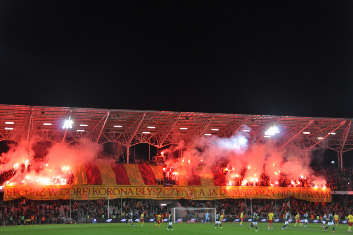 Korona Kielce - Legia Warszawa. Zdjęcia kibiców na Suzuki Arenie