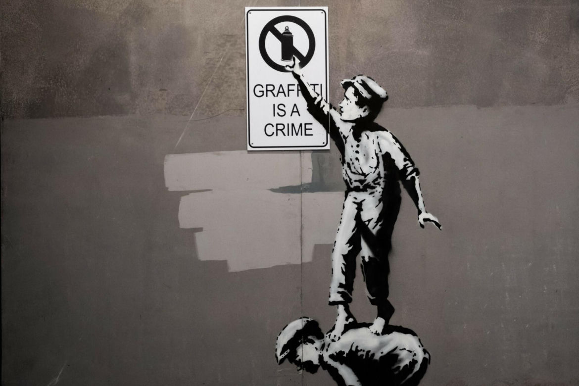 Banksy w Warszawie. Gdzie i kiedy będzie można obejrzeć prace najbardziej tajemniczego artysty? 