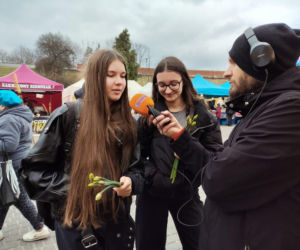 ESKA Lublin rozdawała żonkile na wiosnę