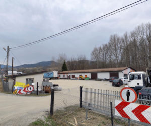 Spór o działkę w Łostówce