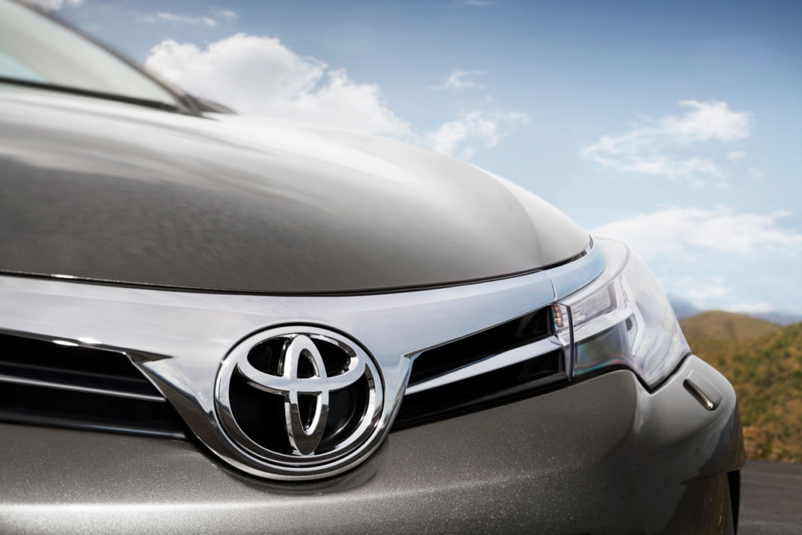Toyota Corolla lifting 2016
