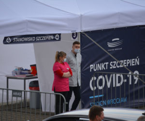 Zaszczepieni o wiele mniej zarażają