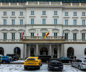 Hotel Europejski działa obecnie pod nazwą Raffles Europejski Warsaw