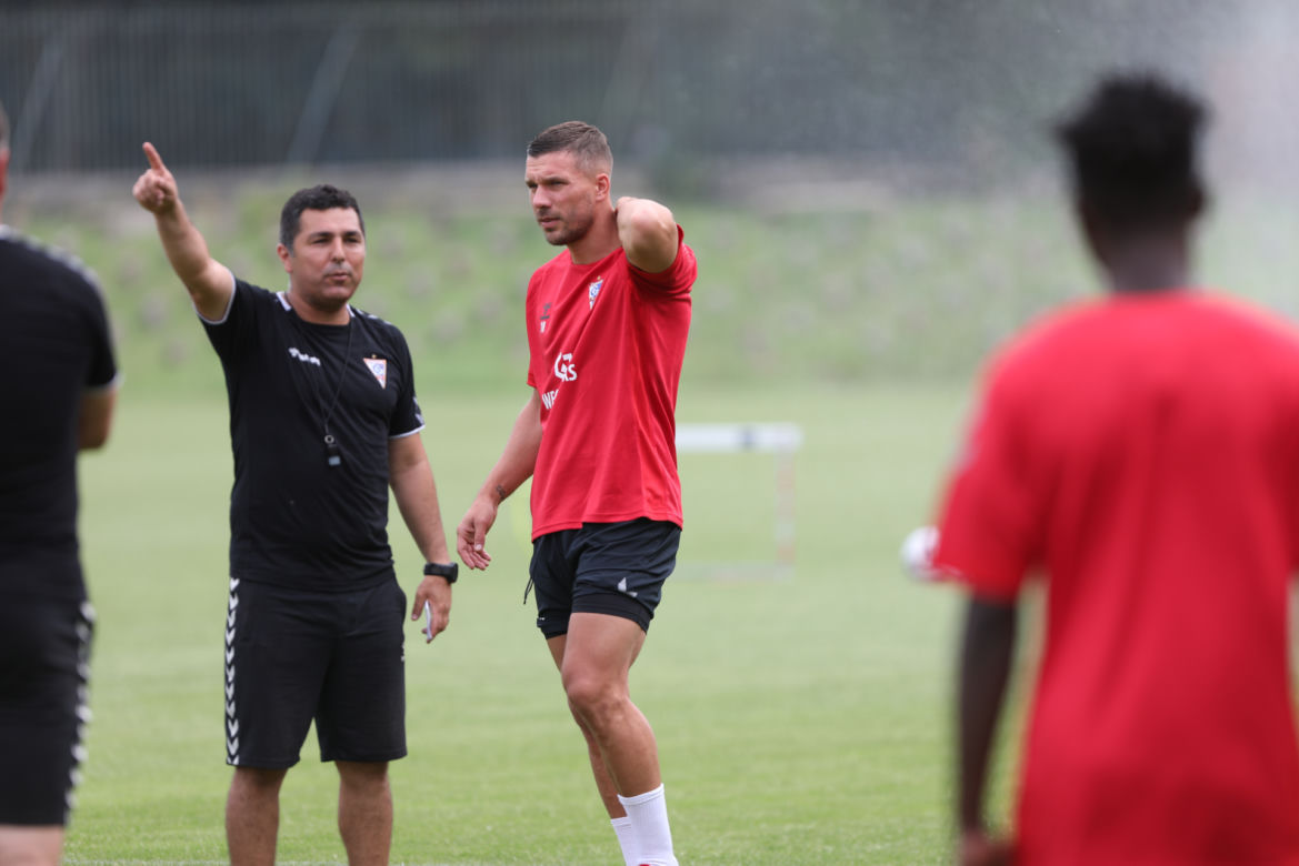 Łukasz Podolski już czaruje w Zabrzu. Tak wyglądał pierwszy trening gwiazdy w Górniku.