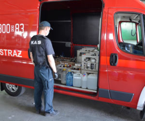 Białystok. Pół tysiąca litrów alkoholu trafiło do strażaków. Posłuży do dezynfekcji