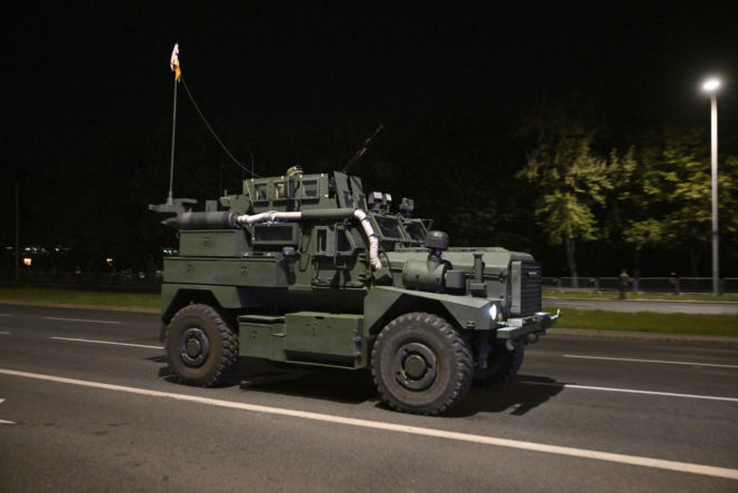 Nocna próba defilady wojskowej w Warszawie