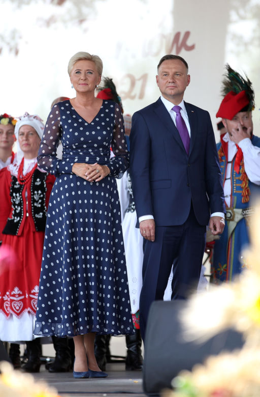 Cała prawda o strojach Agaty Dudy i Jolanty Kwaśniewskiej! Te zdjęcia nie pozostawiają wątpliwości