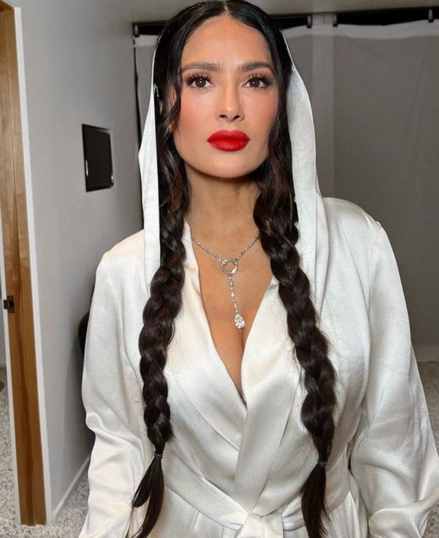 Salma Hayek rozgrzewa ocean na wiosnę! Gorąca jak nigdy dotąd