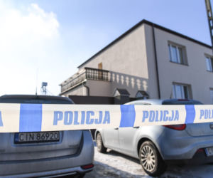 Dzieci uciekały. Matka dźgała je nożem