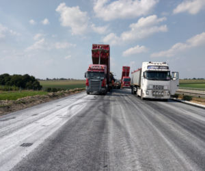 Remont na autostradzie A4 w środku lata. Kierowcy mdleją w korku, a służby rozdają wodę