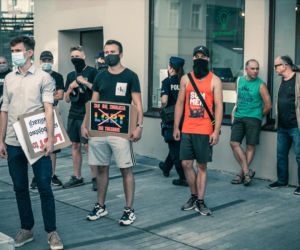Opole. Protest przeciwko zatrzymaniu Margot i kontrmanifestacja środowisk narodowych