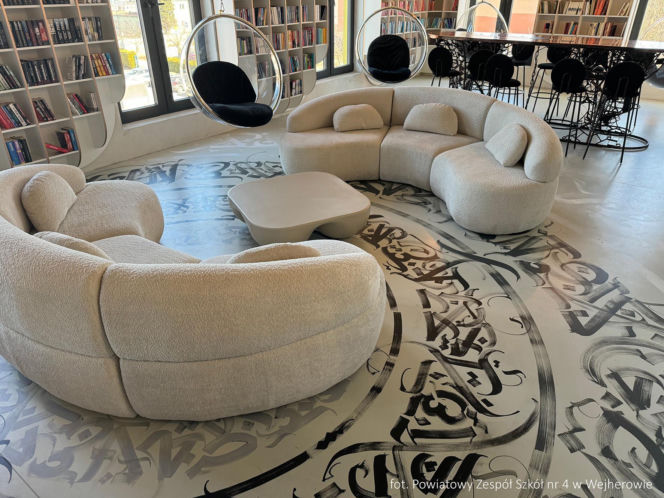 Nowa biblioteka w Wejherowie. Inwestycja w "Samochodówce" łączy sztukę z technologią posadzkową