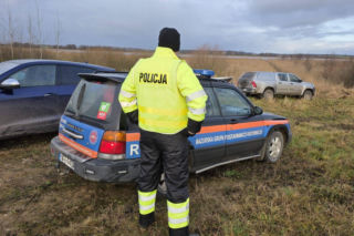 Dramat na jeziorze. Zaginął wędkarz, odnaleziono pustą łódkę