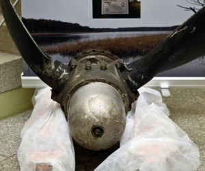 Przez lata spoczywały na dnie jeziora. Pozostałości latającej fortecy trafiły do szczecińskiego muzeum