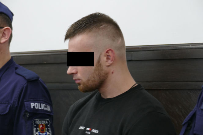 Wypchnął Olę z okna, bo nie chciała do niego wrócić. Drzewa uratowały jej życie