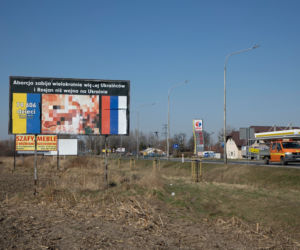 Wojna nie taka najgorsza? Szokujący billboard proliferskiej fundacji   