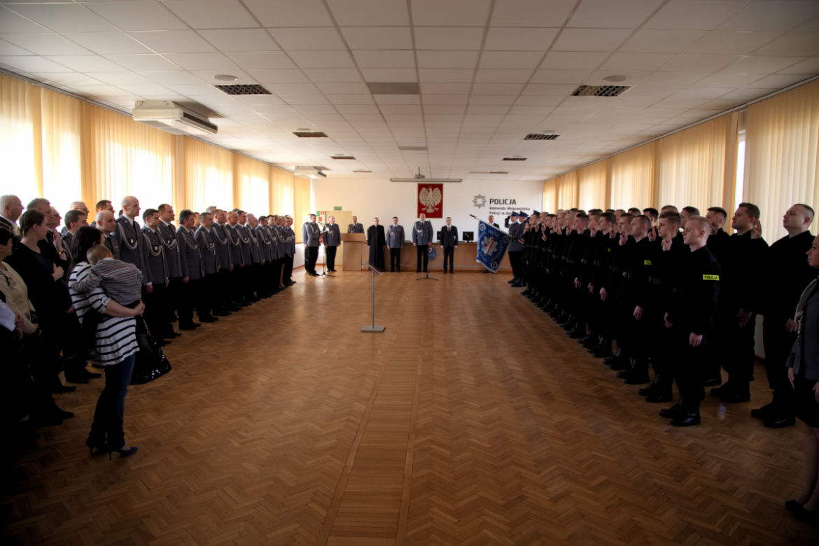 Ślubowanie młodych policjantów