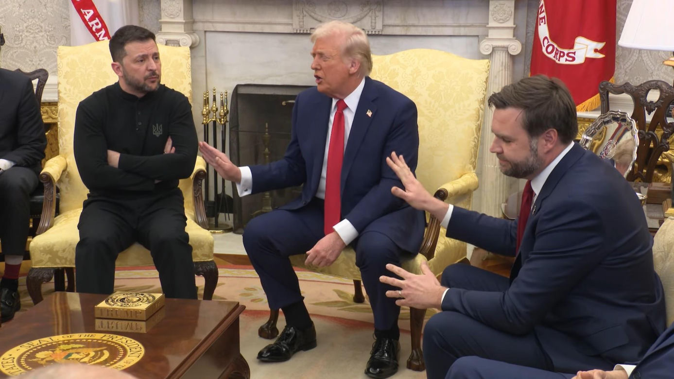 2. Wołodymyr Zełenski, Donald Trump i J.D. Vance podczas spotkania w Białym Domu 28 lutego 2025