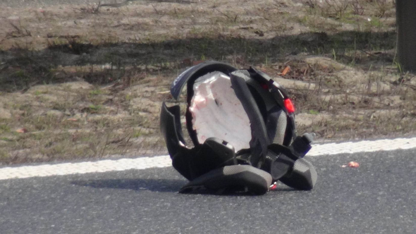 Tragiczny wypadek na S7. Skuterzysta roztrzaskał się o barierki