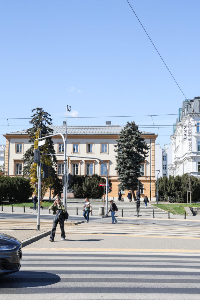Kamienica al. 3 Maja róg Nowy Świat 5