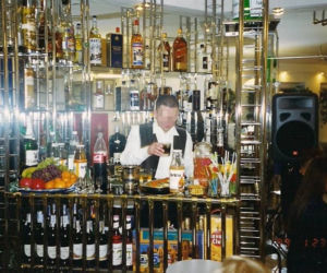 Masa PUBLIKUJE nieznane zdjęcia! W tle alkohol i tajemnicze kobiety