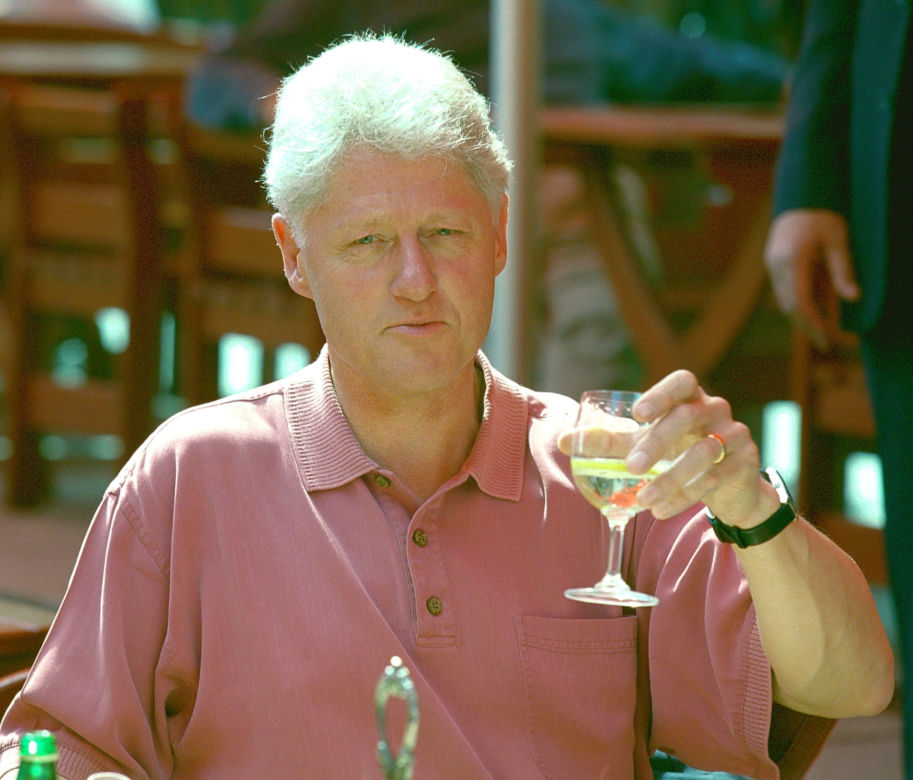 Bill Clinton, 2001r.