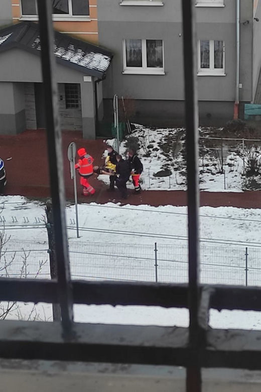 Martwa kobieta w mieszkaniu, jej mąż wyskoczył z balkonu na oczach policji! Horror w Kielcach