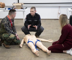 Aptekarze ćwiczą na wypadek wojny. Pierwsze takie szkolenie w Warszawie