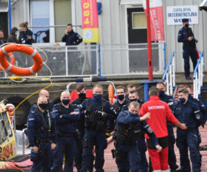Ćwiczenia policji na wodzie