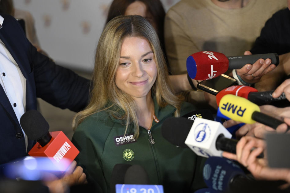 Maja Chwalińska na konferencji prasowej w Warszawie
