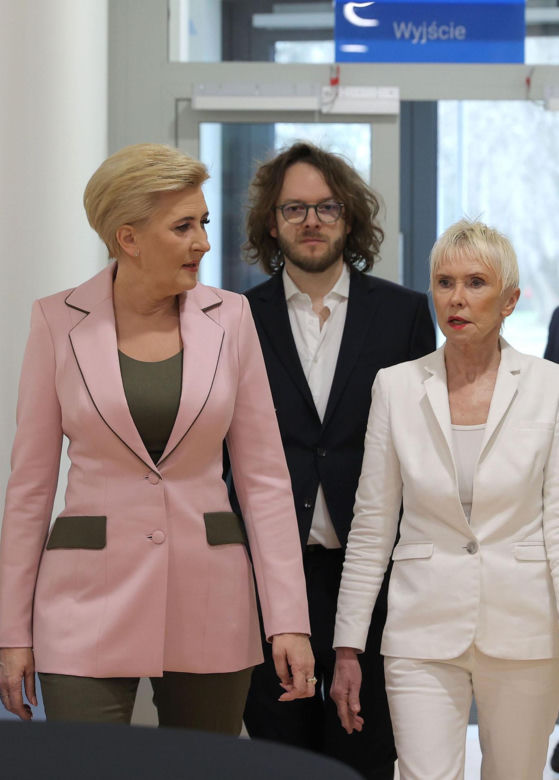 Agata Duda w wiosennych pastelach