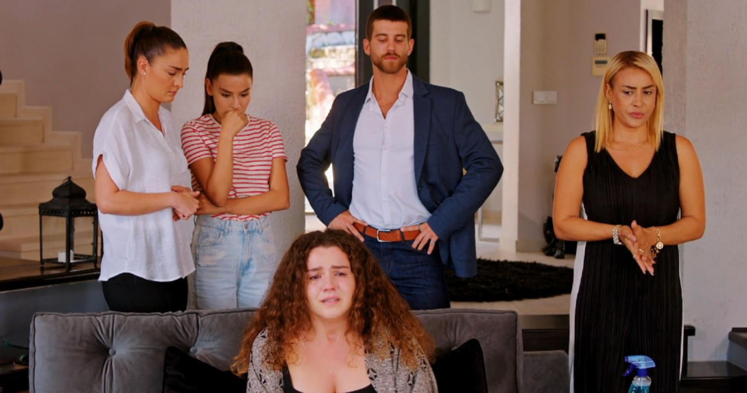 Miłość i nadzieja odc. 264. Melis, Zeynep, Feraye, Belkis, Cihan