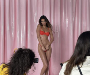 Kim Kardashian rozebrała swoje siostry