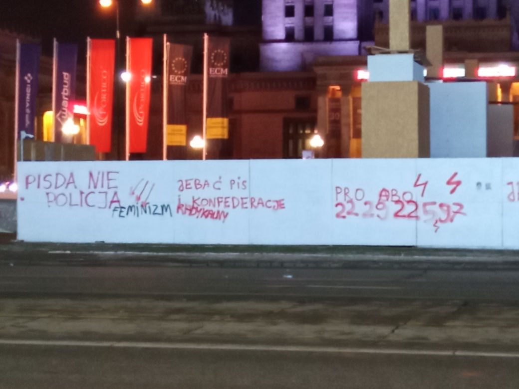 Strajk Kobiet. Pomazane centrum Warszawy