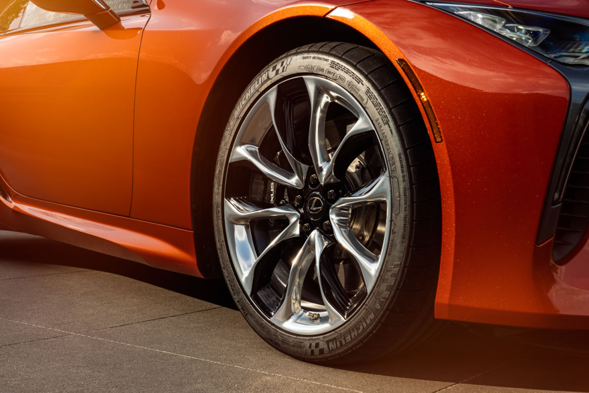 Lexus LC w kolorze Blazing Carnelian